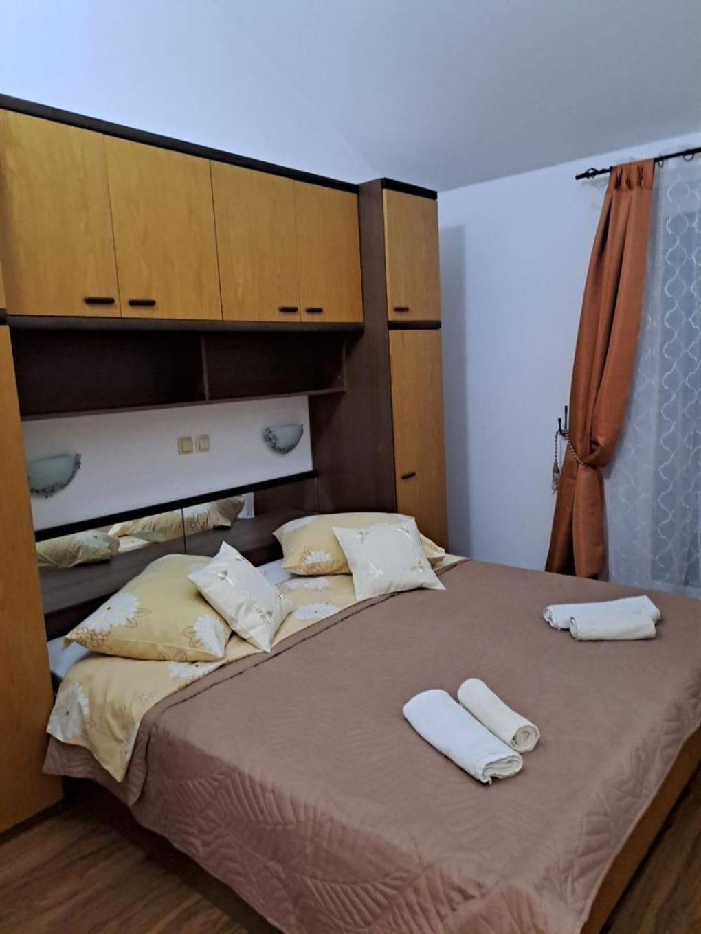 Apartments Mig - With Beautiful Garden Supetarska Draga Εξωτερικό φωτογραφία
