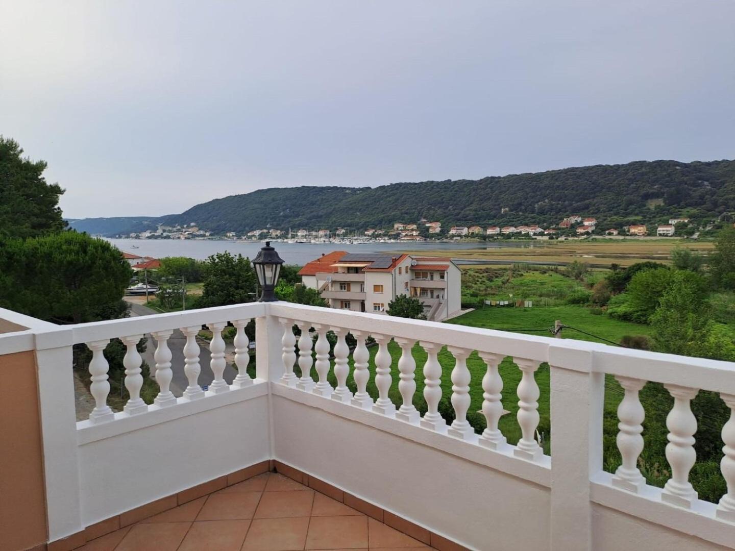Apartments Mig - With Beautiful Garden Supetarska Draga Εξωτερικό φωτογραφία